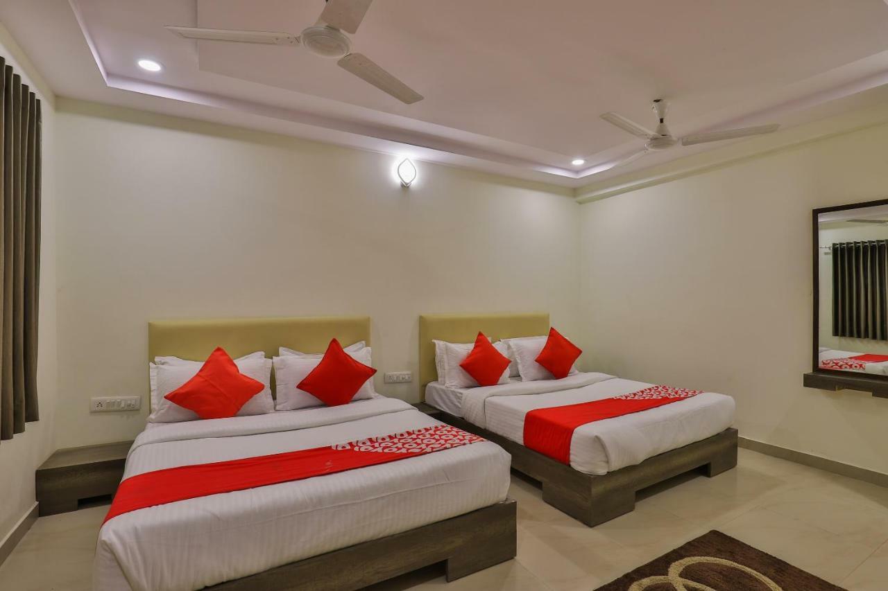 Oyo 26999 Hotel Sg Ahmedabad Exterior photo